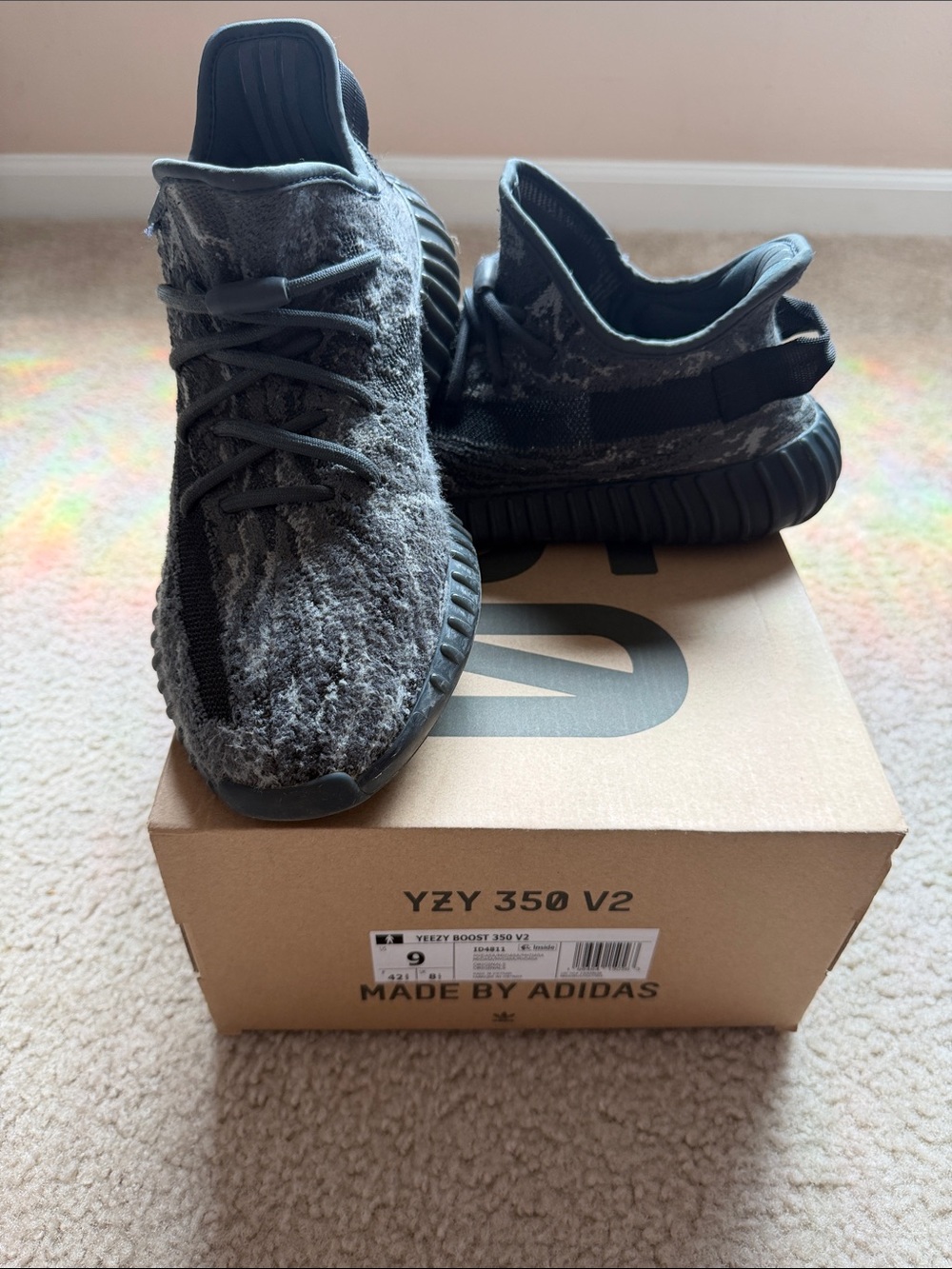 adidas Yeezy Boost 350 V2 Men’s Black/Grey Sneakers